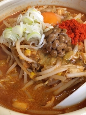 「キムチ納豆 辛」@柳家 仙台東口店の写真