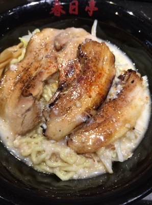 「鳥豚炙り油そば」@油そば専門店 春日亭 錦糸町店の写真