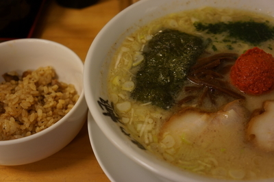 「山形辛味噌らーめん ＋肉飯（ランチ無料）」@麺や 極 日本橋箱崎町店の写真