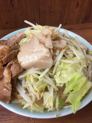 「ラーメン 豚入り」@ラーメン二郎 池袋東口店の写真