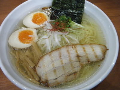 「塩ラーメン730円+味玉100円」@麺厨房 武蔵の写真