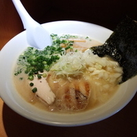 魚介鶏白湯ラーメン