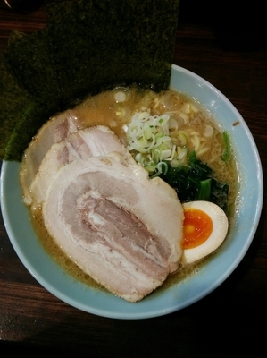 「特製とんこつ醤油」@麺屋 亀城の写真