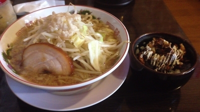 「ラーメン＋チャーシュー丼セット」@のろし 新発田店の写真