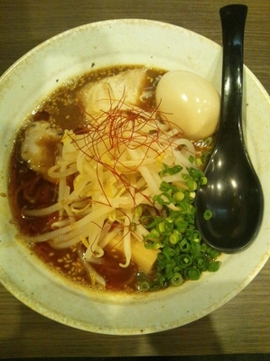 「八丁味噌らーめん（味玉トッピング・赤の麺）」@らーめん功喜の写真