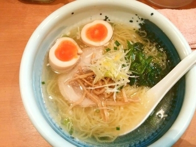 「俺流塩らーめん＋味付玉子」@俺流塩らーめん 神楽坂店の写真