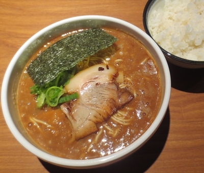 「超濃厚ラーメン黒丸 750円」@RAMEN マッハの写真