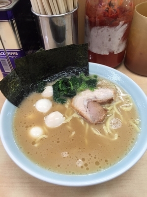 「ラーメン並うずら増し、硬め濃いめ」@壱六家 大船店の写真