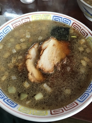 「支那そば、中盛り野菜盛りネギ盛り」@横浜家系元町家の写真