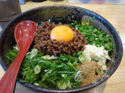 「台湾まぜそば大盛980円」@豚骨ラーメンとまぜそば 池めん 岡部店の写真