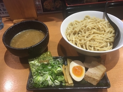 「濃厚魚介とんこつつけ麺 大盛550g 温盛 ¥780  スープお」@ラーメン春樹 立川店の写真
