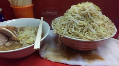 「ぶた入り大ラーメン【麺ﾏｼ】ﾆﾝﾆｸﾔｻｲ」@ラーメン二郎 三田本店の写真
