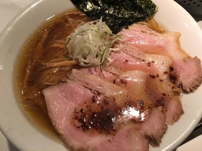 「煮豚そば(醤油)1050円」@SOBAHOUSE金色不如帰の写真