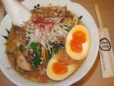 「冬味噌らーめん　850円＋双子の味玉　100円」@与ろゐ屋の写真