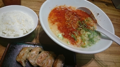 「からか麺 八辛＋ランチセットA＋替玉」@博多一風堂 みなとみらい東急スクエア店の写真