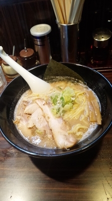「らーめん　太麺　大盛無料　680円」@ラーメン長山の写真