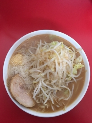 「ラーメン(麺少なめ)」@鷹の目 獨協大学前本店の写真