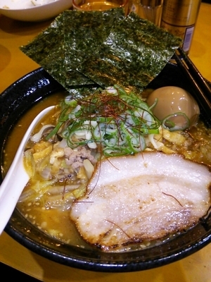 「【限定】広島産牡蠣の赤味噌らぁめん830円＋色々」@麺屋 扇 SENの写真