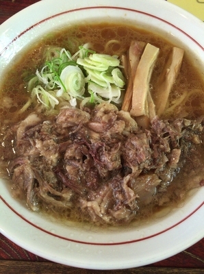 「牛骨正油ラーメン＋牛スジ」@シマシマトムの写真
