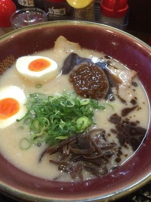 「バリこく味玉とんこつ」@博多ちょうてん 博多本店の写真