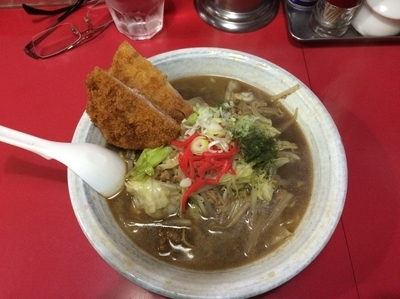 「ソースラーメン大盛 ハムカツのせ」@中華料理 大輦の写真