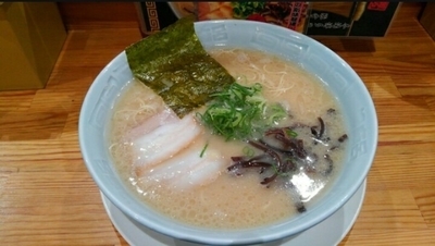 「本場博多ラーメン」@博多食堂 渋谷店の写真