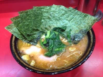 「ラーメン中盛750円、のり50円、ライス110円」@家系総本山 ラーメン吉村家の写真