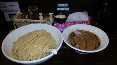 「濃厚つけ麺 大盛  麺増し 玉葱　ニンニク」@銀座 朧月 目黒処の写真