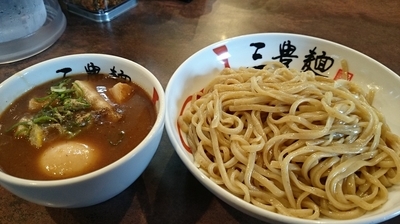 「特製濃厚魚介つけ麺」@三豊麺 十三店の写真