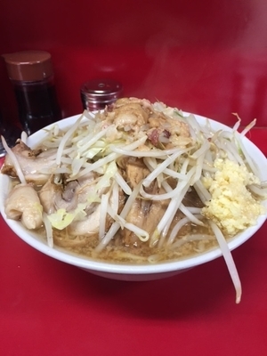 「小ラーメン（700円）　「ヤサイ」「アブラ」「ニンニク」」@ラーメン二郎 西台駅前店の写真