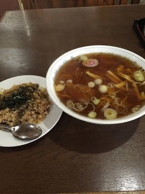 「半チャンラーメン 750円」@支那そば 佐川の写真