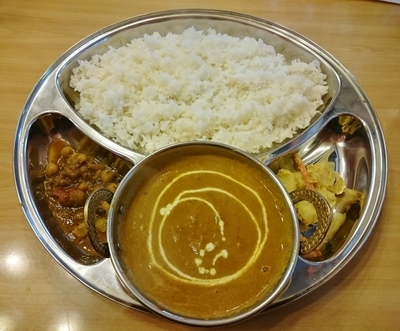 「シーフードカレーセット（中辛） 800円」@サラダイニングの写真