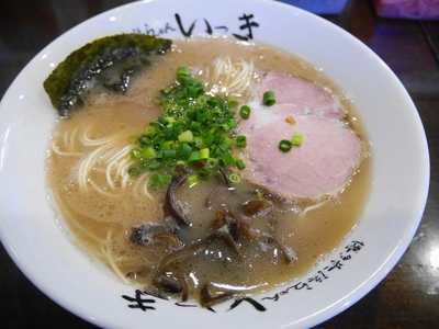 「らーめん ハリガネ＋替え玉バリカタ＋明太ごはん」@博多長浜らーめん いっきの写真