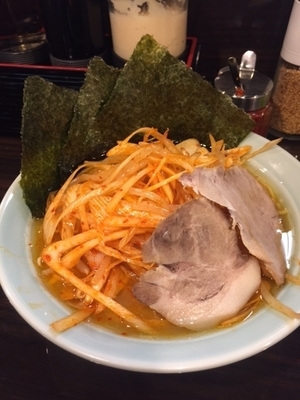 「辛ネギラーメン（800円）」@千骨家らーめんの写真