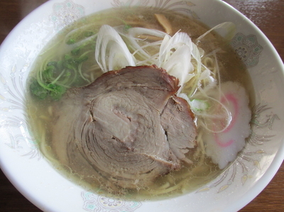 「塩ラーメン　「500円（祝ﾗｰﾒﾝ価格）」」@蒙麺 火の豚の写真