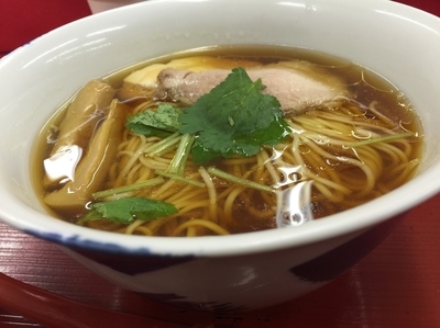 「醤油らぁめん」@飯田商店 湯河原本店の写真