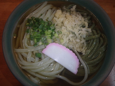 「元祖わかめうどん(冷、かけ)(350円)、中(50円)」@元祖わかめうどん 大島家の写真