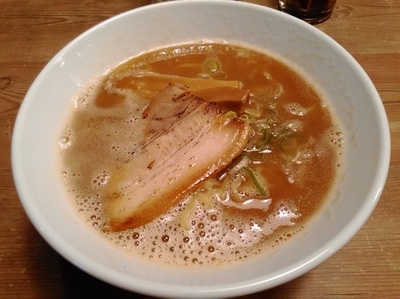 「濃厚鶏白湯ラーメン」@麺屋 やまひで 沖縄宜野湾店の写真