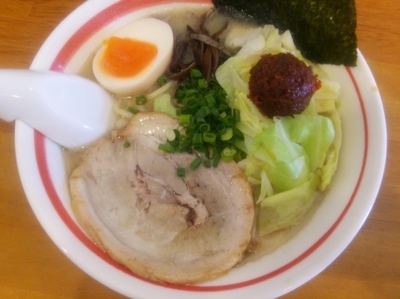「豚骨魚辛ラーメン＋替え玉（ハリガネ）」@とんこつラーメン 光★MENJIの写真