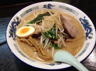 「豚骨味噌ラーメン　900円　太麺」@江川亭 東村山店の写真