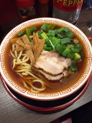 「中華そば　（中・680円）」@麺屋7.5Hz 新橋店の写真