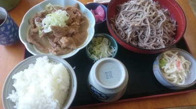 「もつ煮セット」@そば処 二城の写真