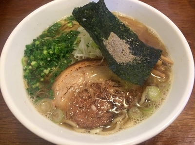 「煮干薫らぁめん 醤油」@麺屋 花菱の写真