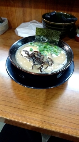 「ラーメン ハリガネ」@博多長浜らーめん ぼたんの写真
