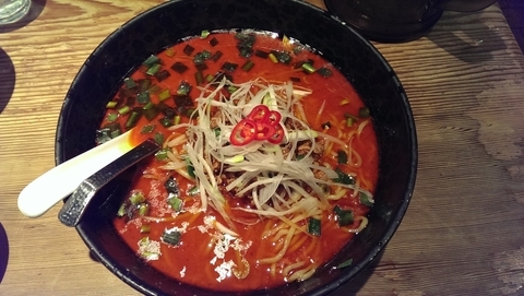 「辛辛麺、激辛、大盛」@横濱家 鶴川店の写真