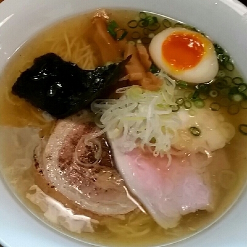 「塩ラーメン ７３０円＋チャーシュー増し」@青山清湯そば 青ノ樹の写真