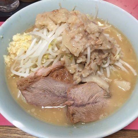 「普通盛(麺半分、ニンニク、アブラ)¥700」@ラーメン二郎 歌舞伎町店の写真