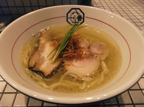 「うま味塩そば（750円）」@81番の写真