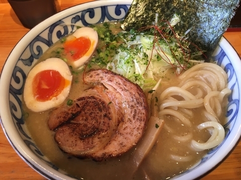 「【冬季限定】白味噌ラーメン800円、味玉100円」@麺屋 花菱の写真