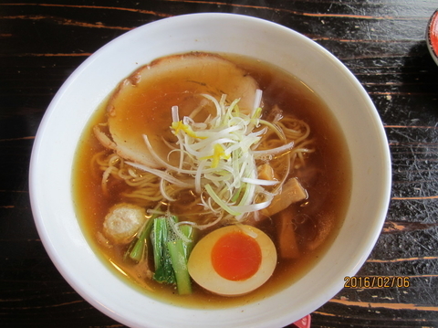 「和だし醤油らーめん＋半味玉」@吉田商店の写真